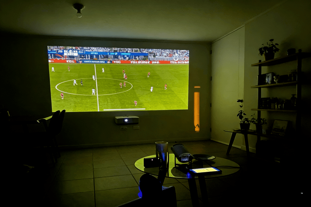 司出海把投影仪卖成了“快时尚”pg电子模拟器电脑版这家深圳公(图4)